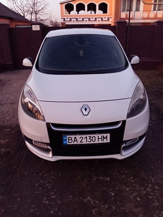 ТЕРМІНОВО. Продам Рено Сценік економний дизель.