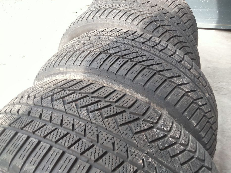 255 50R20 Continental