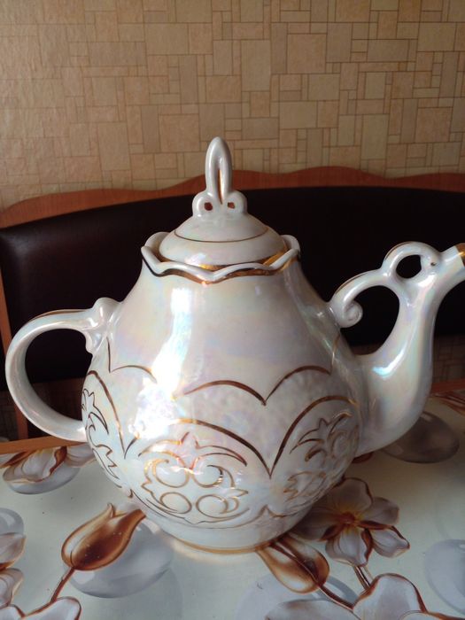 Заварочный чайник фарфоровый перламутровый ,  2,5 литра