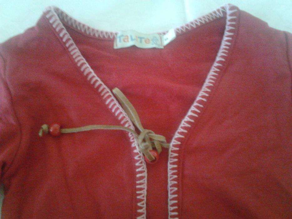 Casaco vermelho de Menina apertado á frente