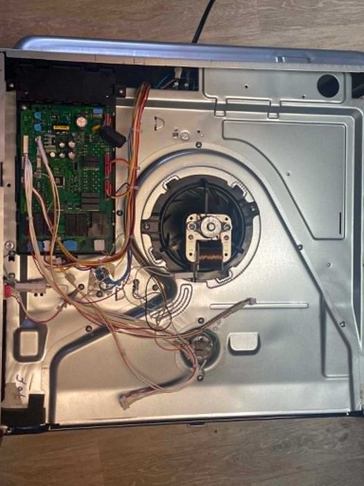Moduł główny, wentylator chłodzenia i wiązka kabli do Samsung Dual Cook Flex NV75N7626RB. Nowy komplet elektroniki i nadmuchu.