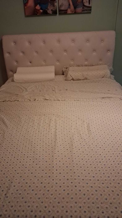 Cama de casal com 4 gavetões com apenas 1 ano e meio de uso