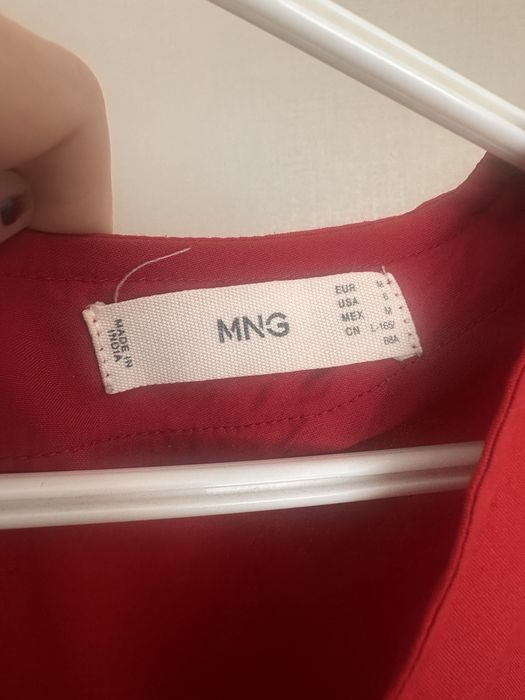 Червона сукня Mango