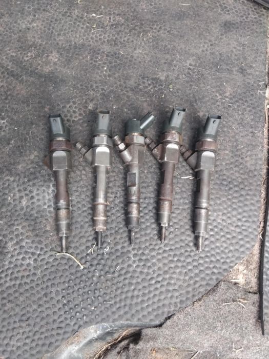 Форсунки Опель віваро 1.9