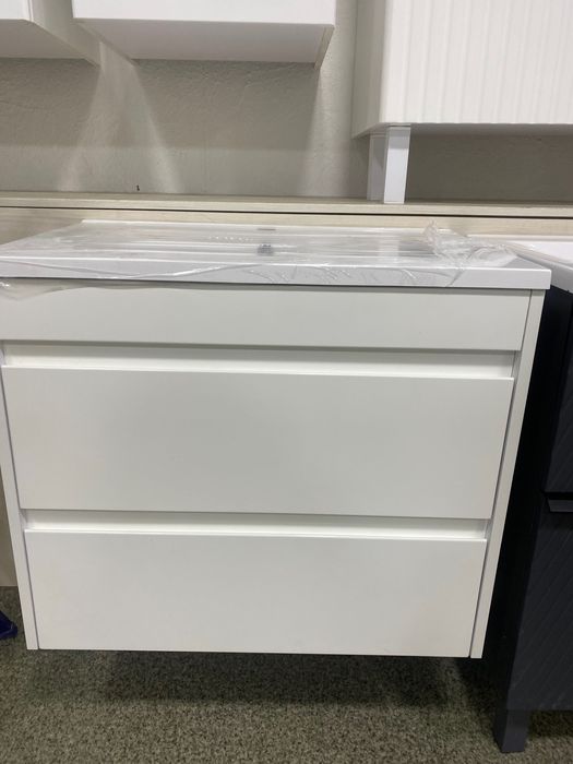 Комплект тумба з умивальником. Меблі були на виставках.