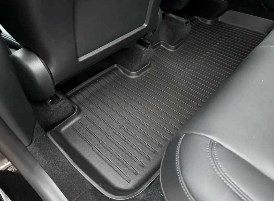 Коврики з ВИСОКИМИ БОРТИКАМИ в салон та багажник Є на всі марки Гумові