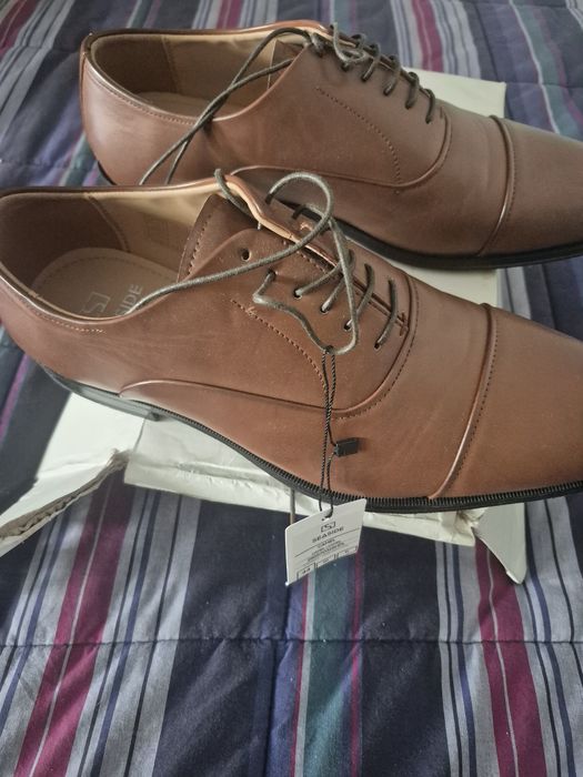 Sapatos clássicos NOVOS