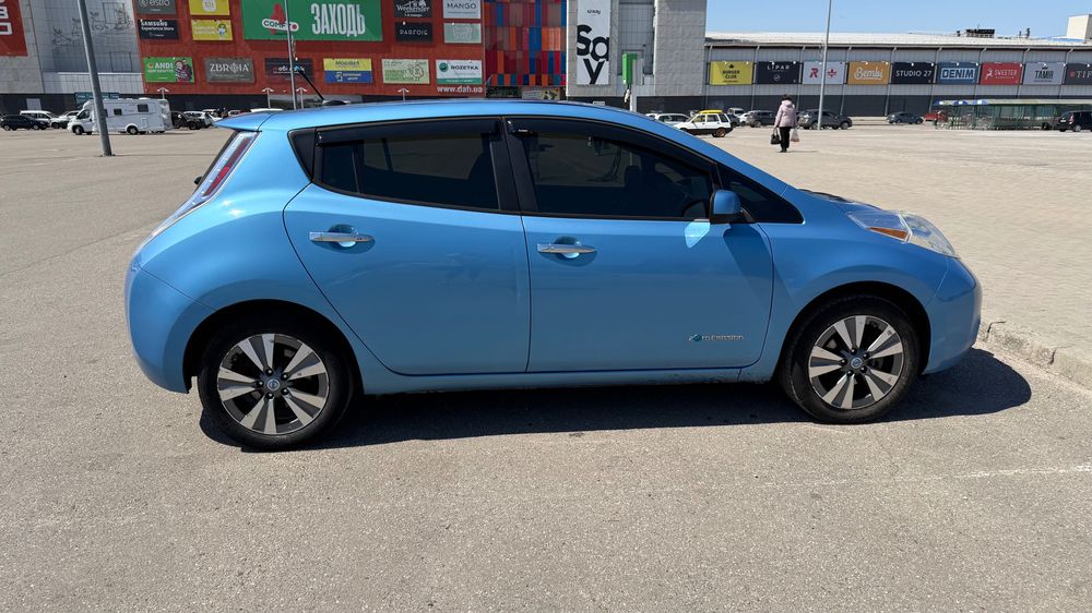 Nissan Leaf 2013 | Максималка | 10/12 батарея | Без ДТП