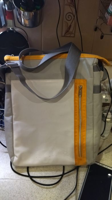 Продам сумку через плечо Calvin Klein