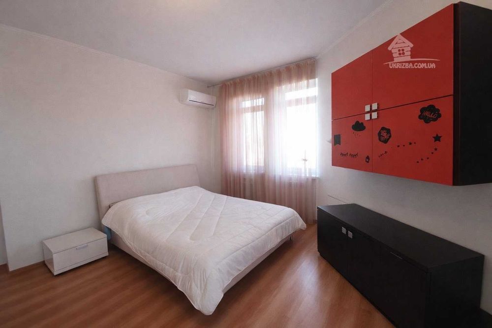 Київ.Будинок 300 кв.Сауна.Джакузі.Більяр.Генератор.Інвертор.До 12 осіб