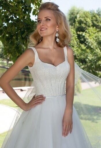 Весільна сукня від Оксани Мухи