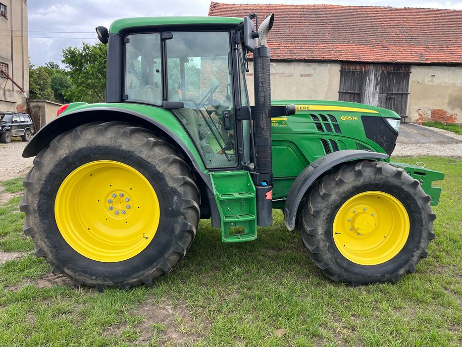 John Deere 6125 m
