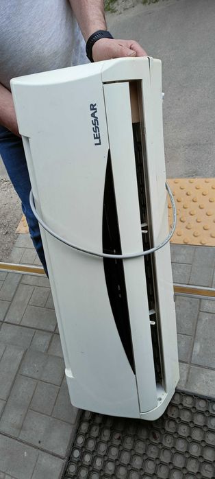 Кондиціонер Lessar LS-H18KB2.
