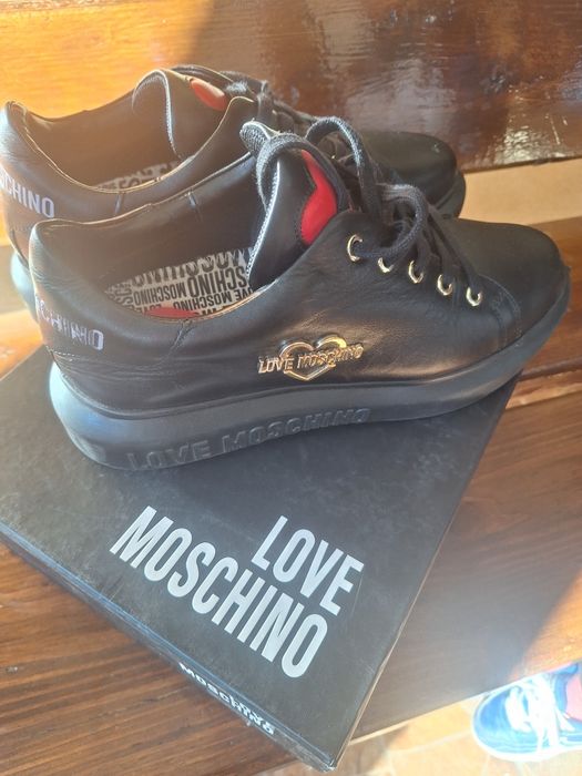 Шкіряні кеди Love Moschino