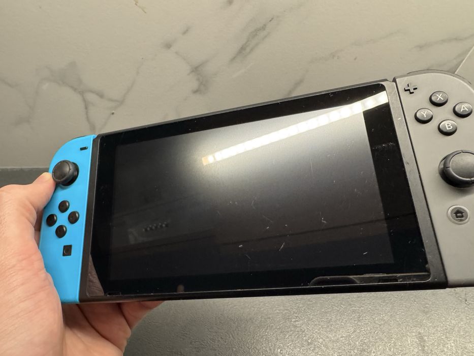 Nintendo Switch + Pro controller