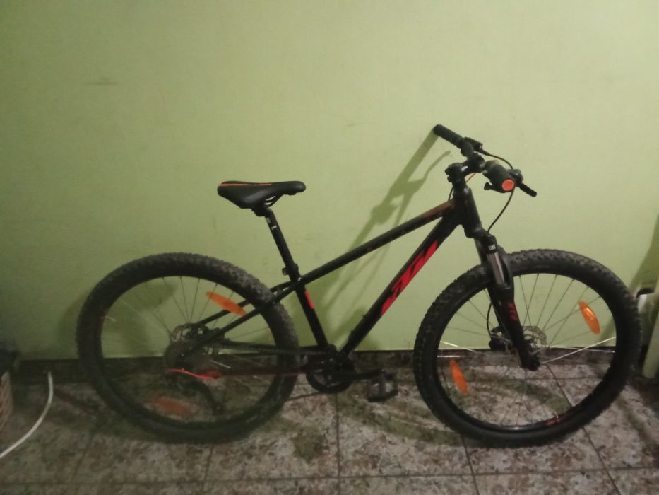 Estou a vender uma bicicleta nova em folha
