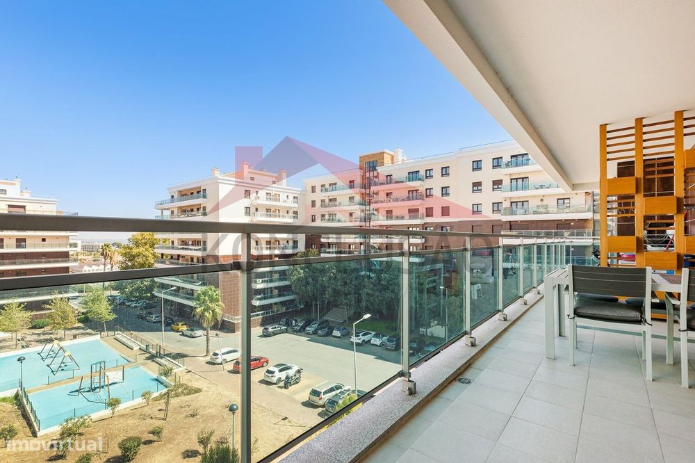 Terraços da Ponte - T3 em ótimo estado com garagem e arrecadação