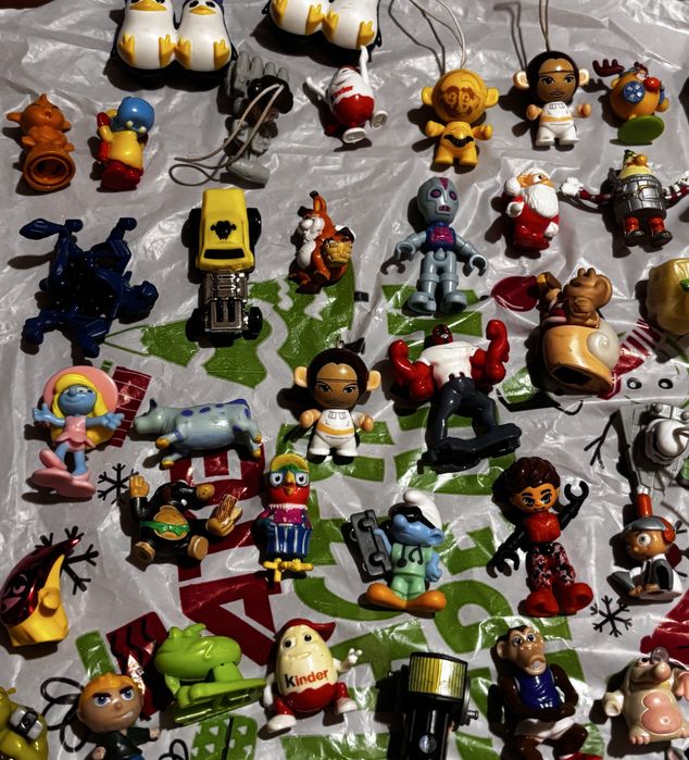 Мега-лот іграшок: Колекційні Kinder 90-х