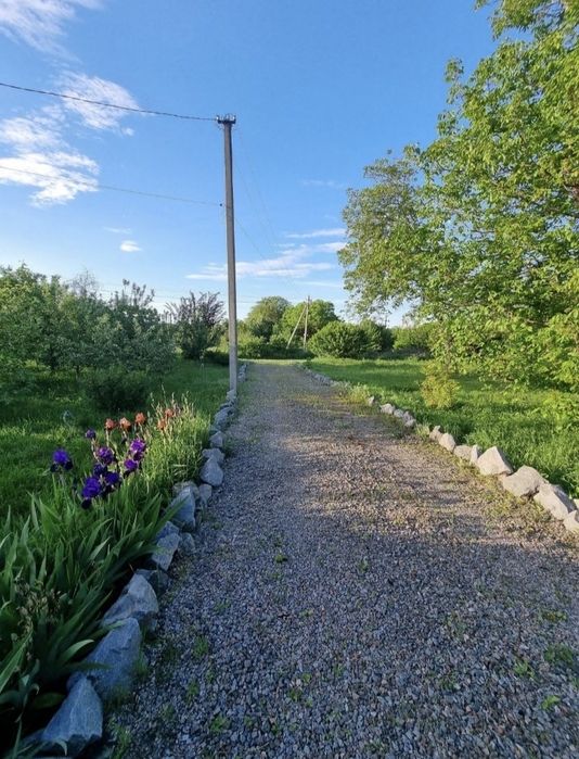 Продам будинок поряд з містом !!