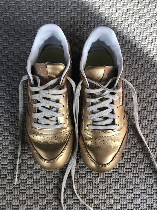 Ténis Reebok Dourados 35