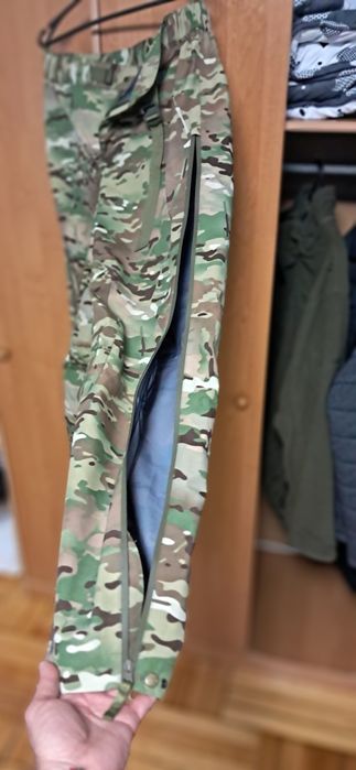 Продам нові водонепронекні штани