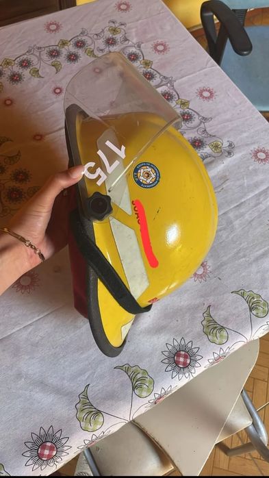 Capacete Bullard Firedome estilo Americano