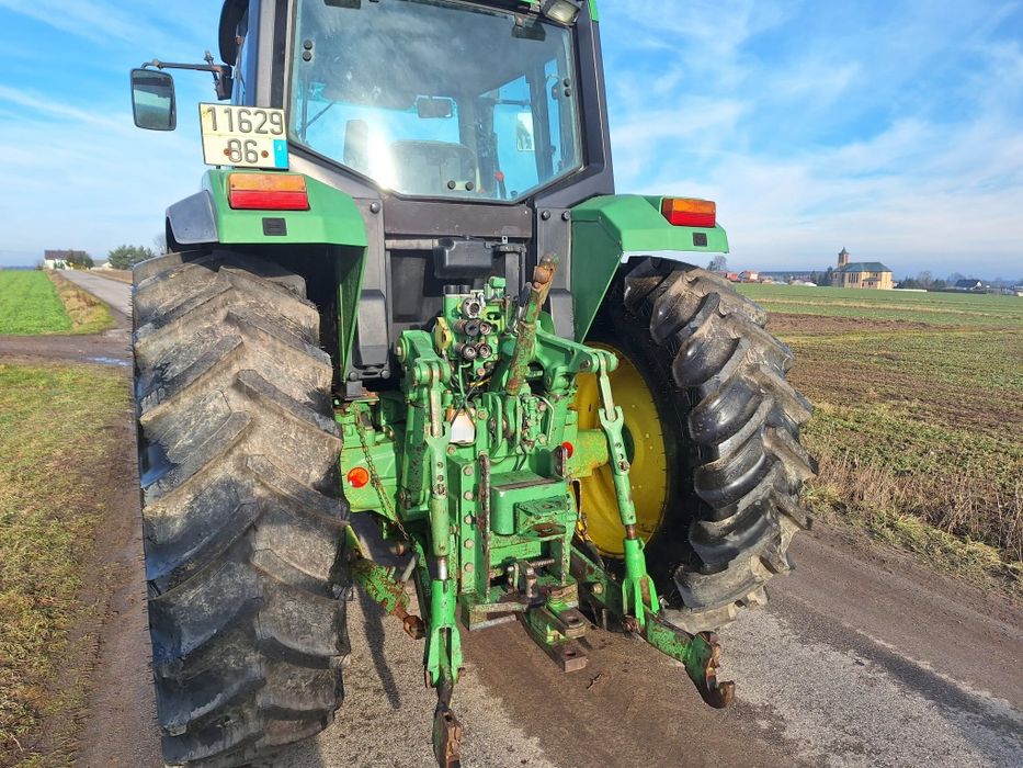 Ciągnik rolniczy John Deere 6800 ładowacz czołowy
