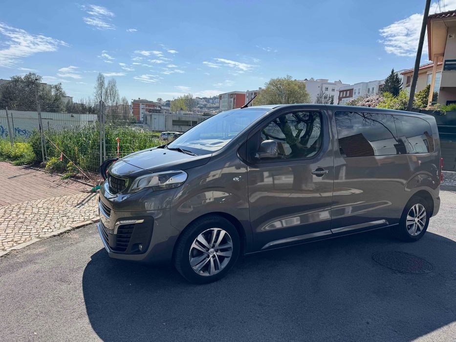 PEUGEOT TRAVELLER 8 Lugares Full Extras