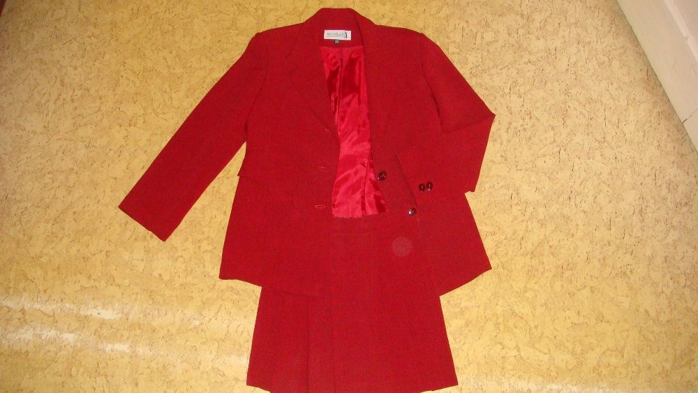 продам школьную форму на девочку