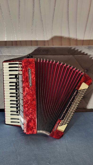 Sprzedam akordeon Weltmeister Stella
120
