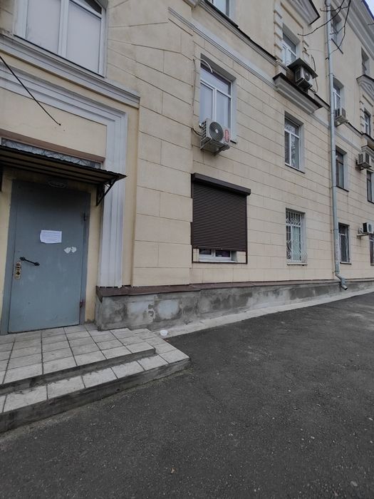 Продам 1 комнатная квартира метро Вокзальная (Южный Вокзал).Недорого!