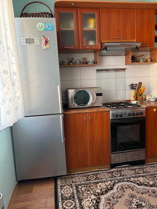Продам 2-кімнатну квартиру в Черкаському