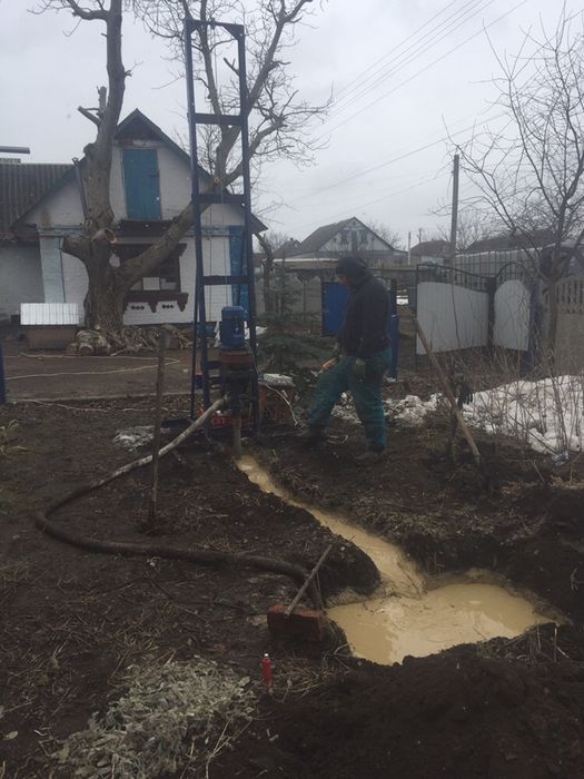 Буріння свердловин малогабаритной установкой