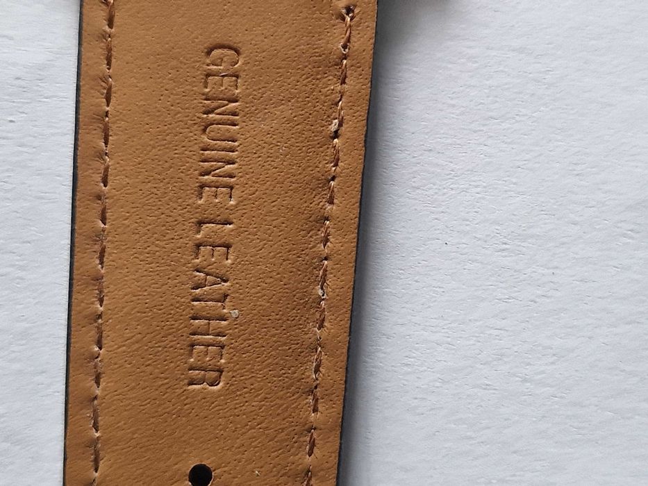 Granatowy skórzany pasek do smartwatch.