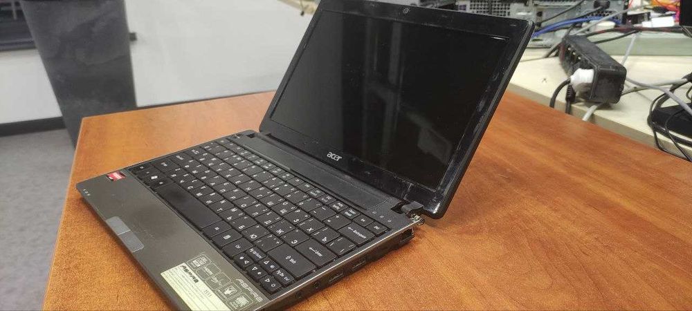 Нетбук Acer Aspire 1551