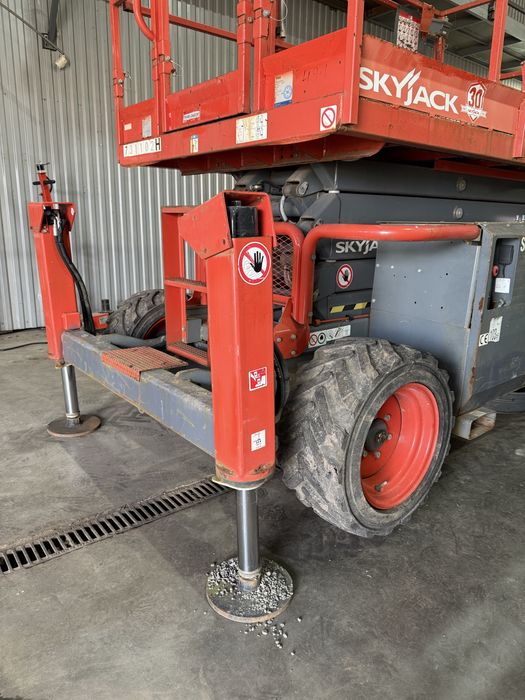 Ножничний підйомник Skyjack SJ6832 2015 diesel