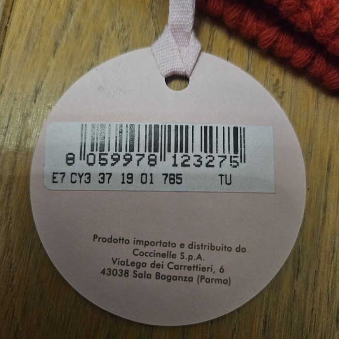 Nowa czapka Coccinelle z wełną merino i kaszmirem