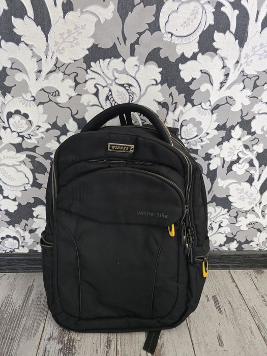 Рюкзак чорний winner