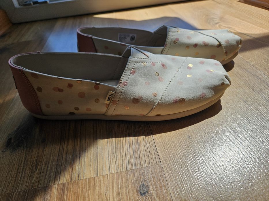 Buty marki TOMS 42