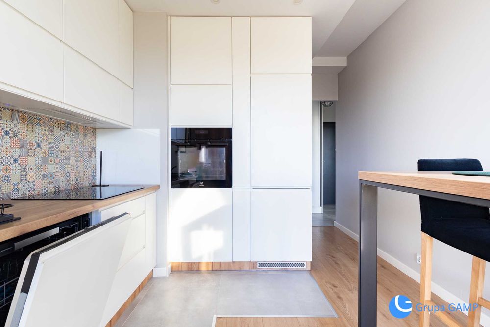 2pok, 34m2, *Mogilska Tower* Balkon, Parking