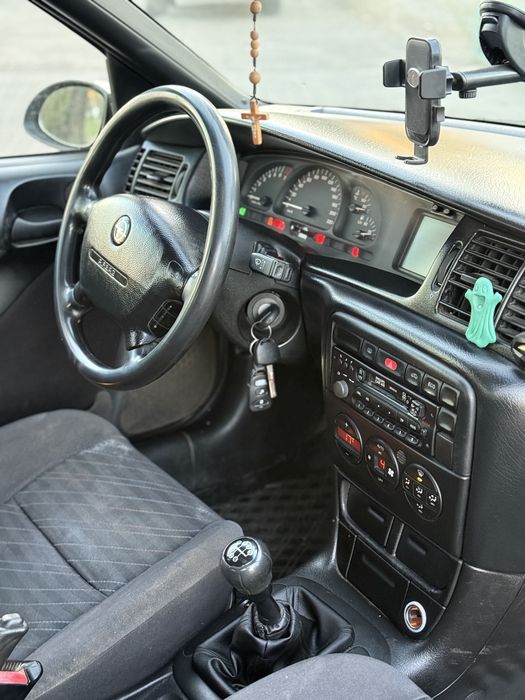 Opel Vectra b 1.8 бенз