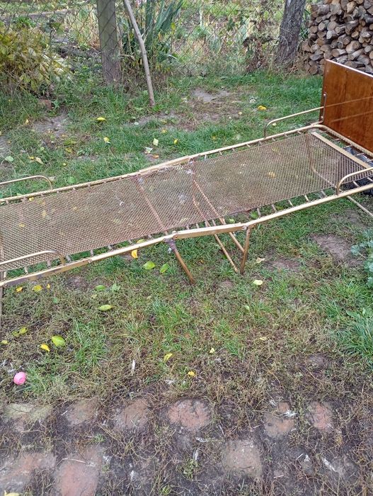 Розкладушка з бильцем