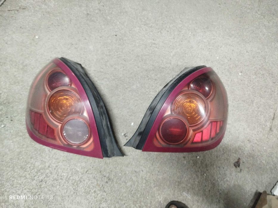 Задні фари фанарі nissan Almera n16