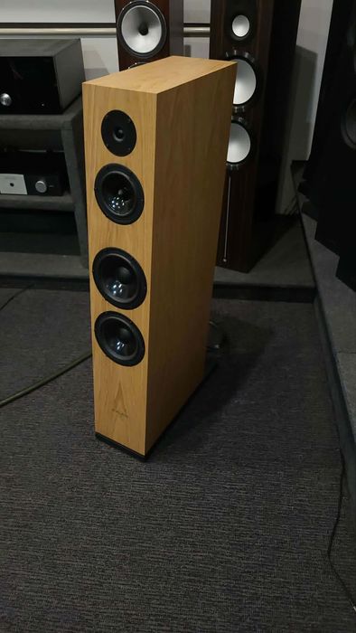 Kolumny podłogowe Pylon Audio Diamond 30 MKII Demo