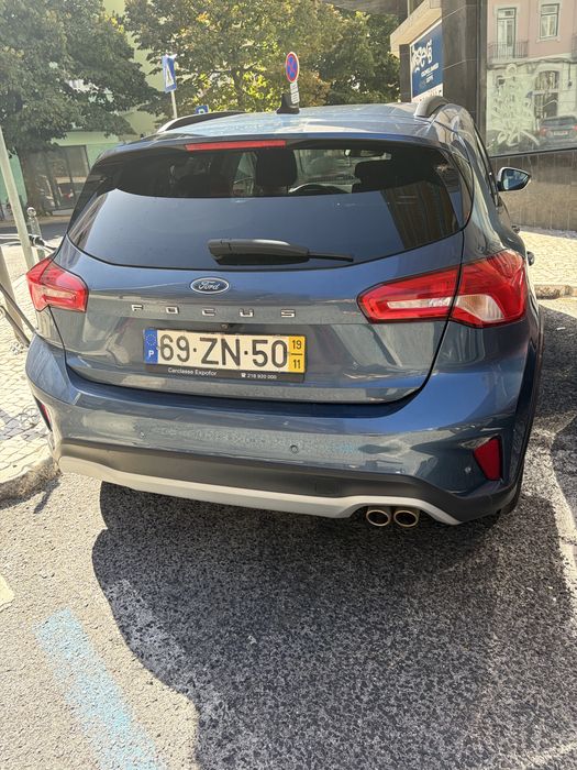 Vendo carro em 2a mão muito bom estado; 52.000 km. blue metallic. revisões na marca ; pneus novos (6 dias)