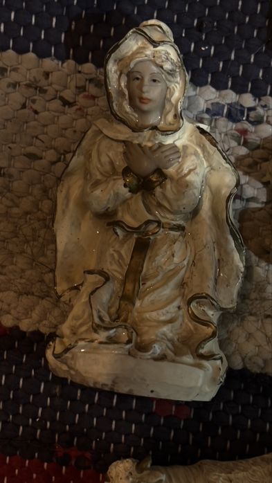 Figuras de presepio novas.