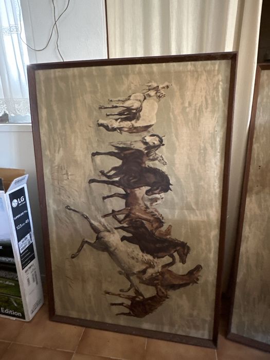 2 Quadros Vintage de Cavalos - Moldura em Madeira