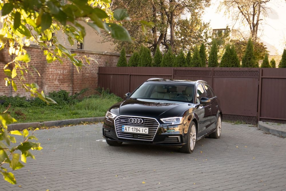 Audi A3 E-tron Sportback Hybrid Ауді А3 Етрон Електро
