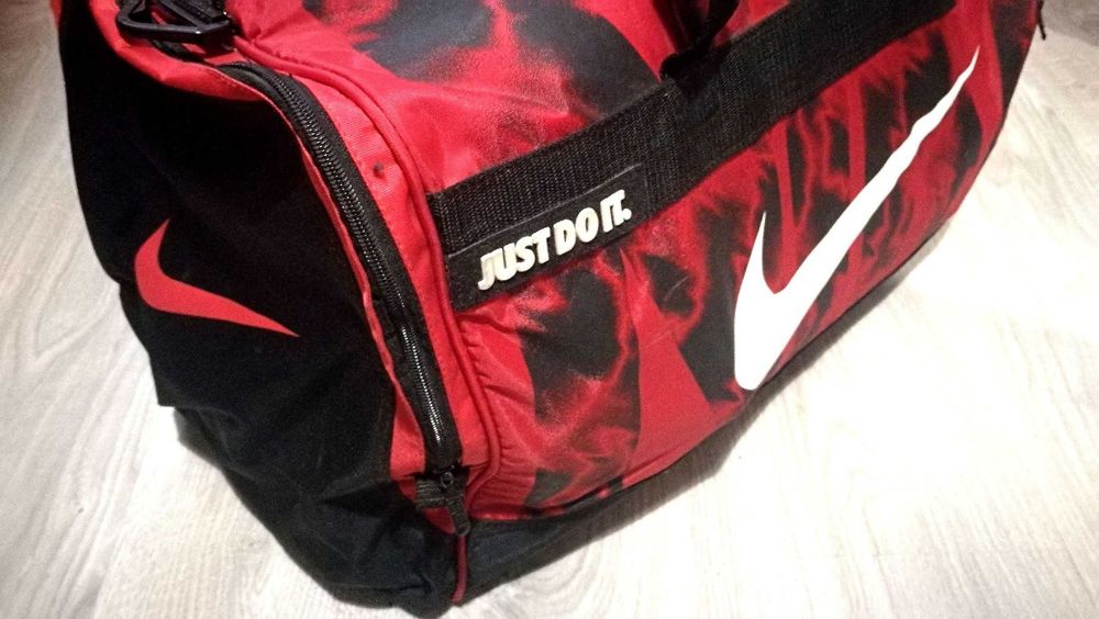 Duża Torba Sportowa NIKE Czerwona poj. 60l
