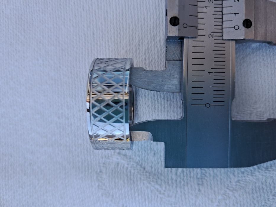 Anel Masculino NOVO Aço Cirúrgico Inox - Padrão Geométrico / Losangos (21.5 mm)